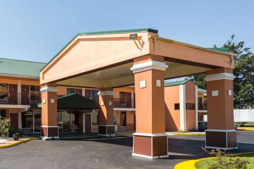 Decatur Cabin | Econo Lodge Decatur South