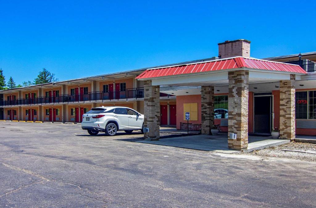 Derrick City Hotel | Econo Lodge Hotel Bradford