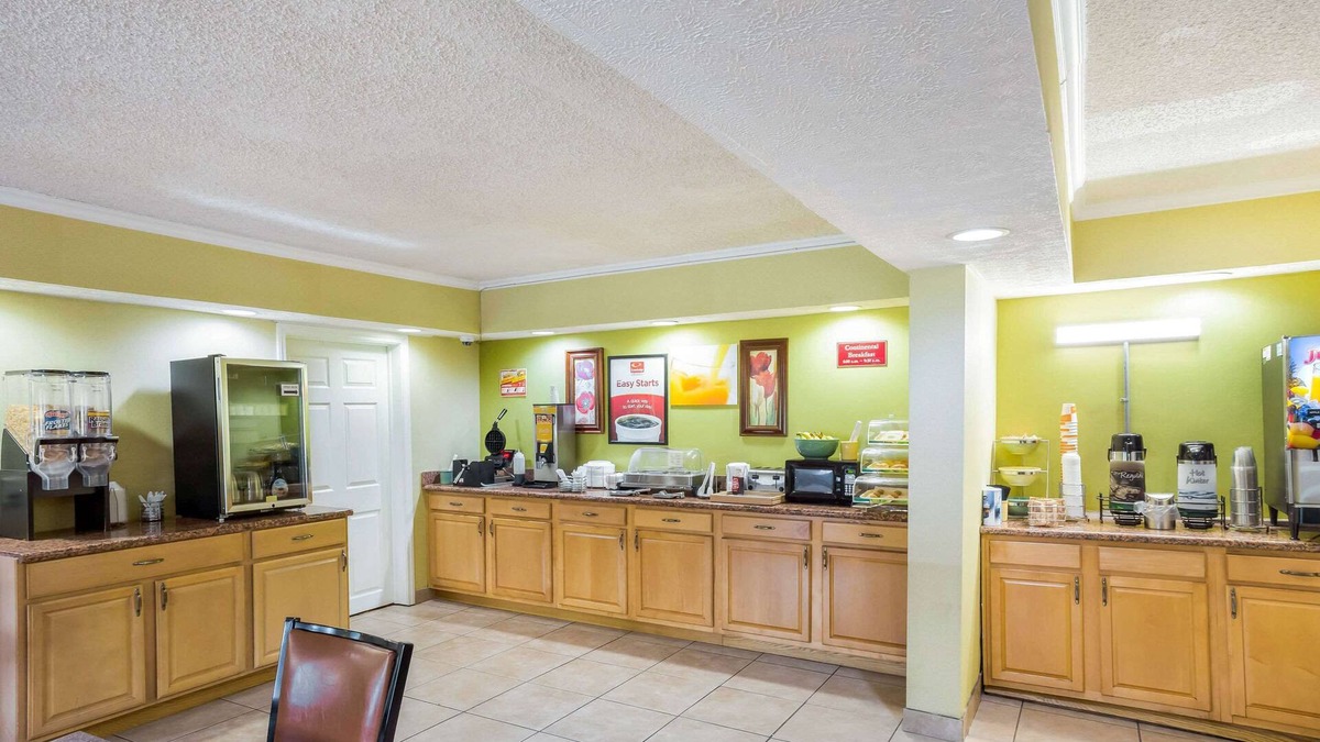 Huntington Hotel | Econo Lodge Huntington - Barboursville University Area