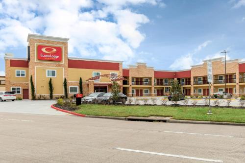 Barker Hotel | Econo Lodge Inn & Suites Houston Willowbrook