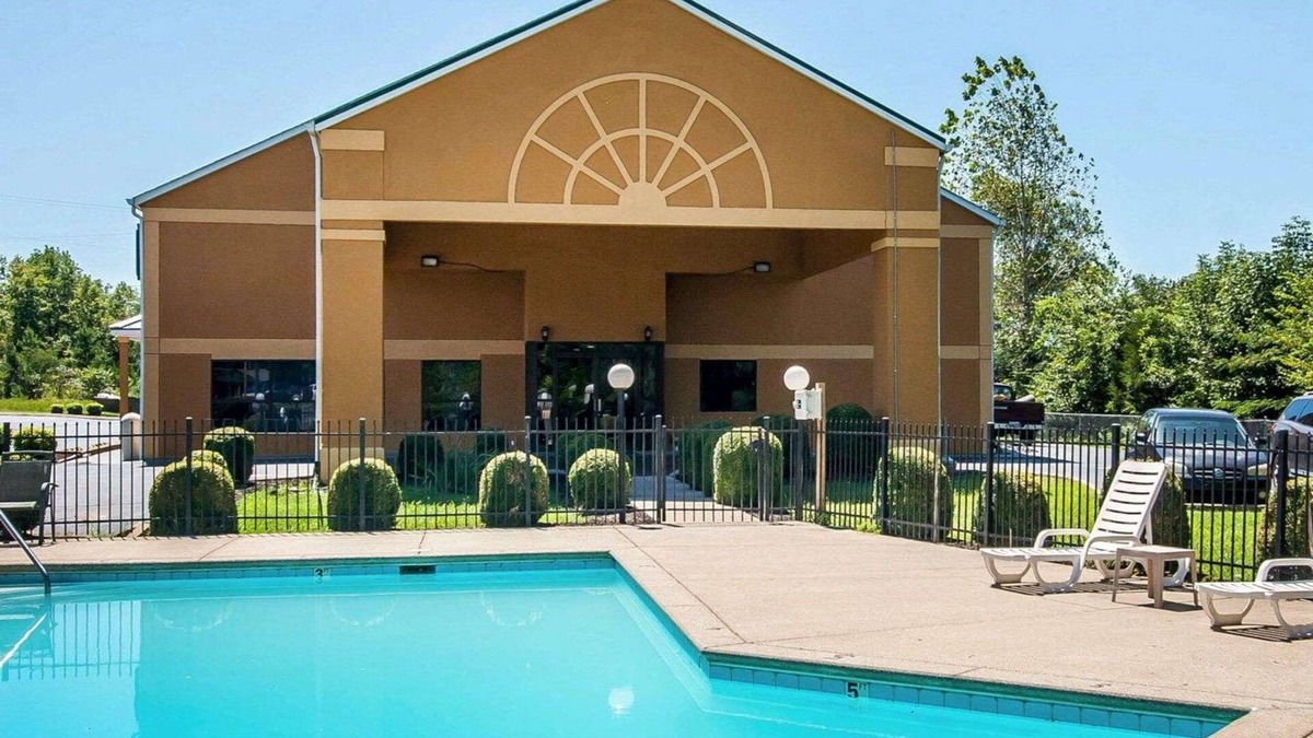 Hickman Hotel | Econo Lodge Inn & Suites
