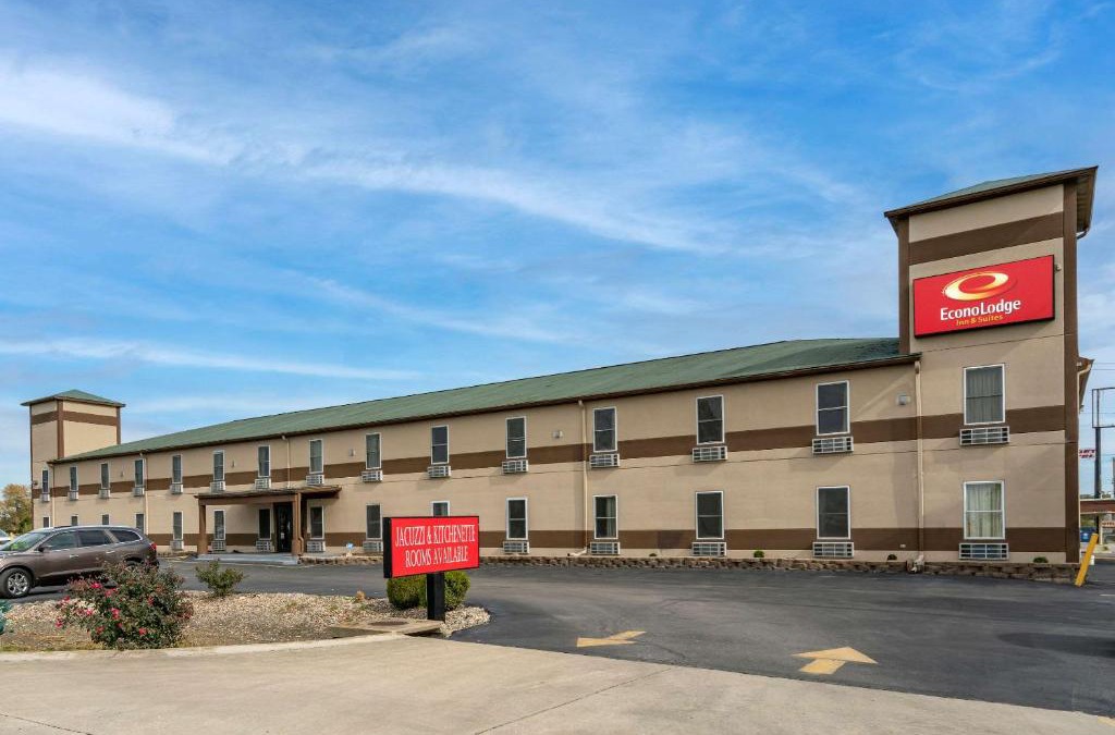Mitchell Hotel | Econo Lodge Inn & Suites