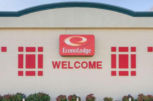 Martinsville Cabin | Econo Lodge Martinsville