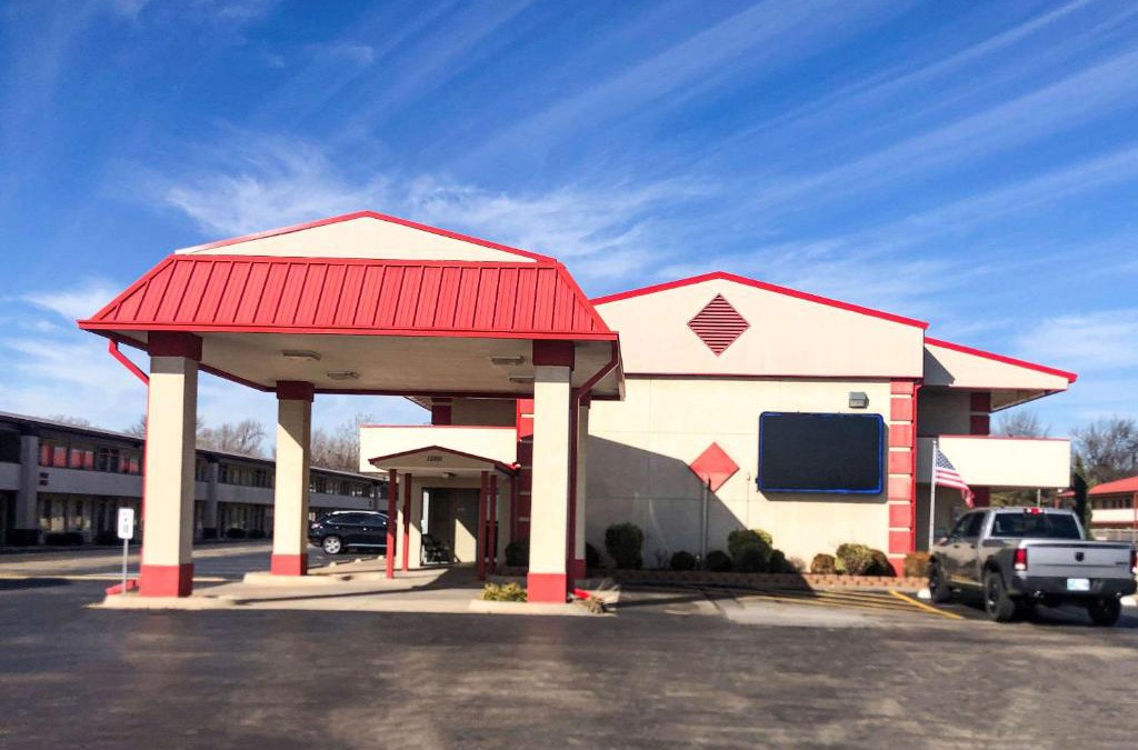 Oklahoma City Cabin | Econo Lodge Oklahoma City Northeast