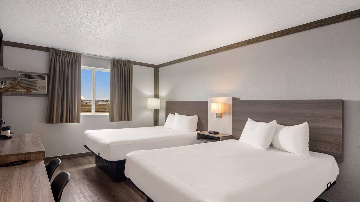 Scottsbluff Hotel | Econo Lodge Scottsbluff