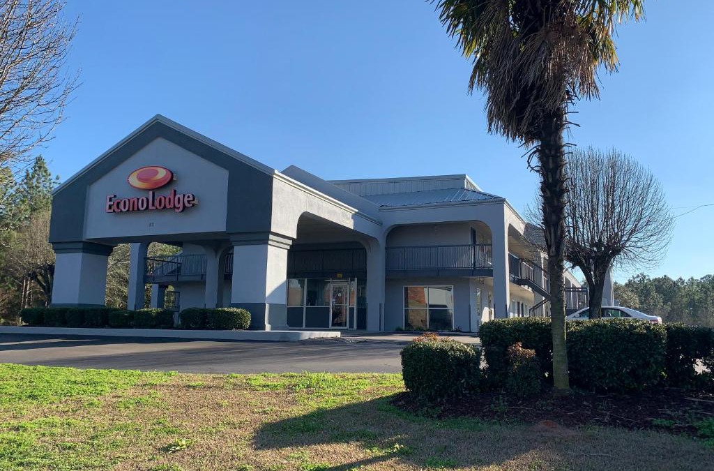 Troy Cabin | Econo Lodge Troy