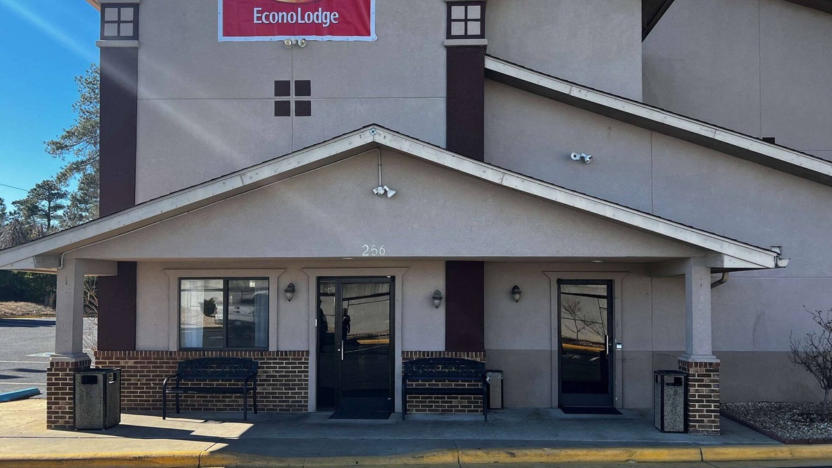 Spring Lake Hotel | Econo Lodge