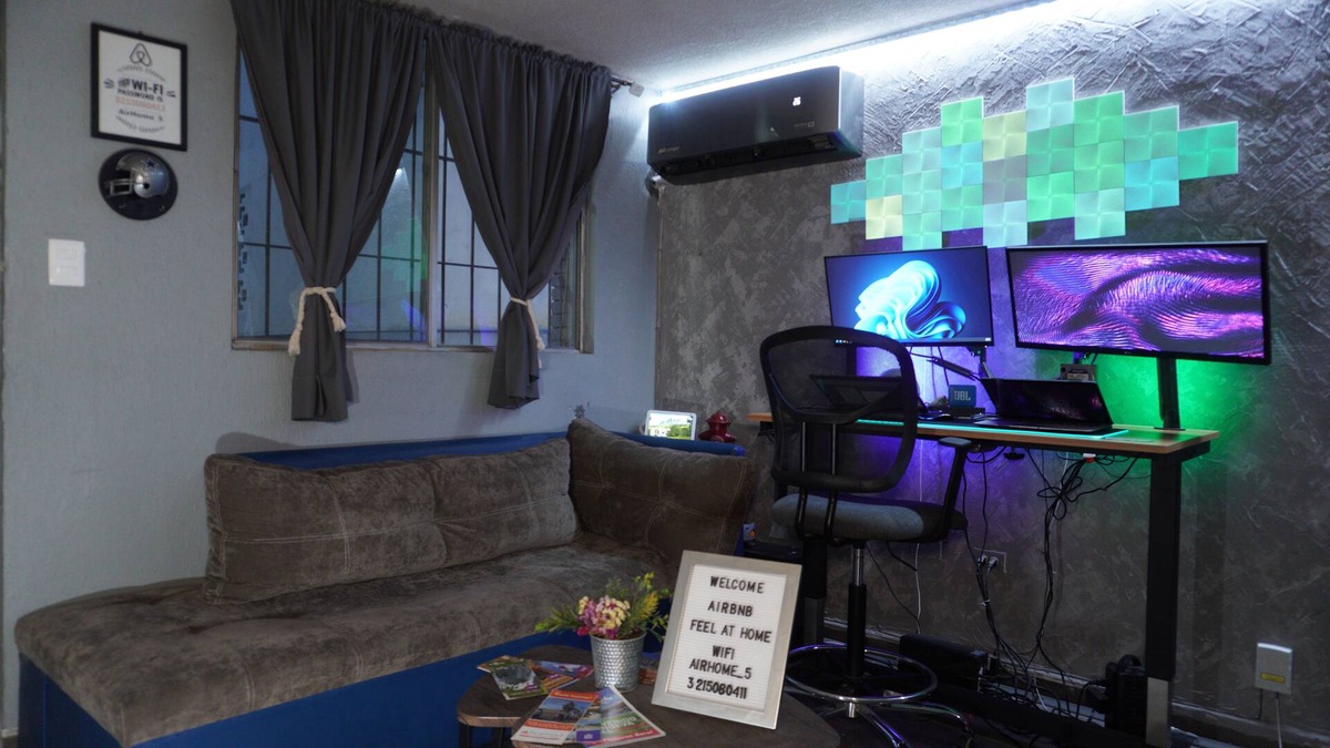 Guadalupe House | Economic Room w / Air Conditioner and Terrace
