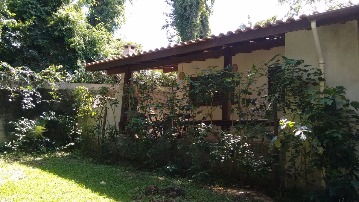 Praia Grande Ski Chalet | economical option with air conditioning 30 meters from Julião Beach.