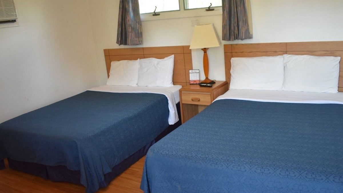 Cadillac Hotel | Economy inn