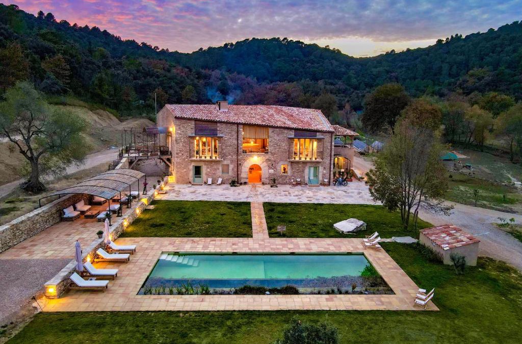 Sant Aniol de Finestres Hotel | ECOTurisme Can Buch HOTEL