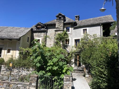 Centovalli Resort | Ecovillage Sanctuary Bordei