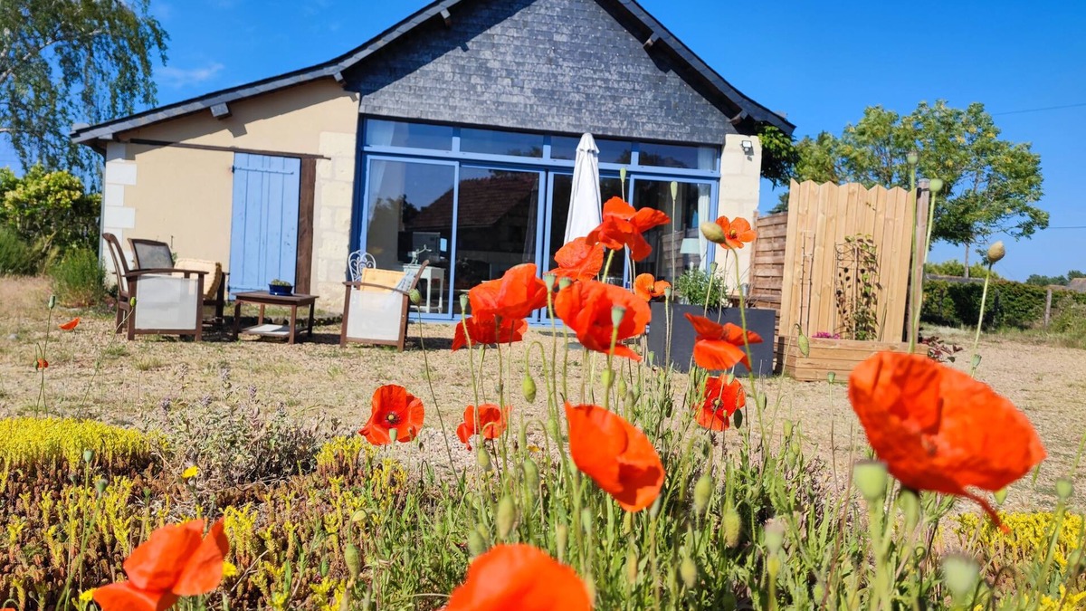 Longue-Jumelles Villa | Ecurie Rénovée à la Campagne, Simplicité & Calme, Proche Loire, Châteaux & vin