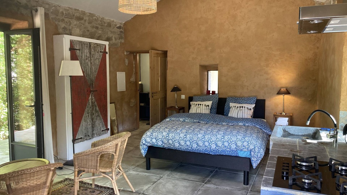 Les Assions House | Ecurie Restaurée , Accessible PMR