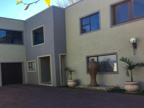 Universitas Apartment | Edaneg