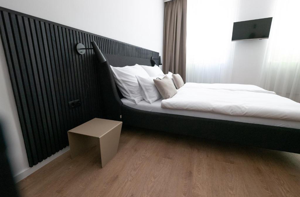 Jois Apartment | EDELHOF room