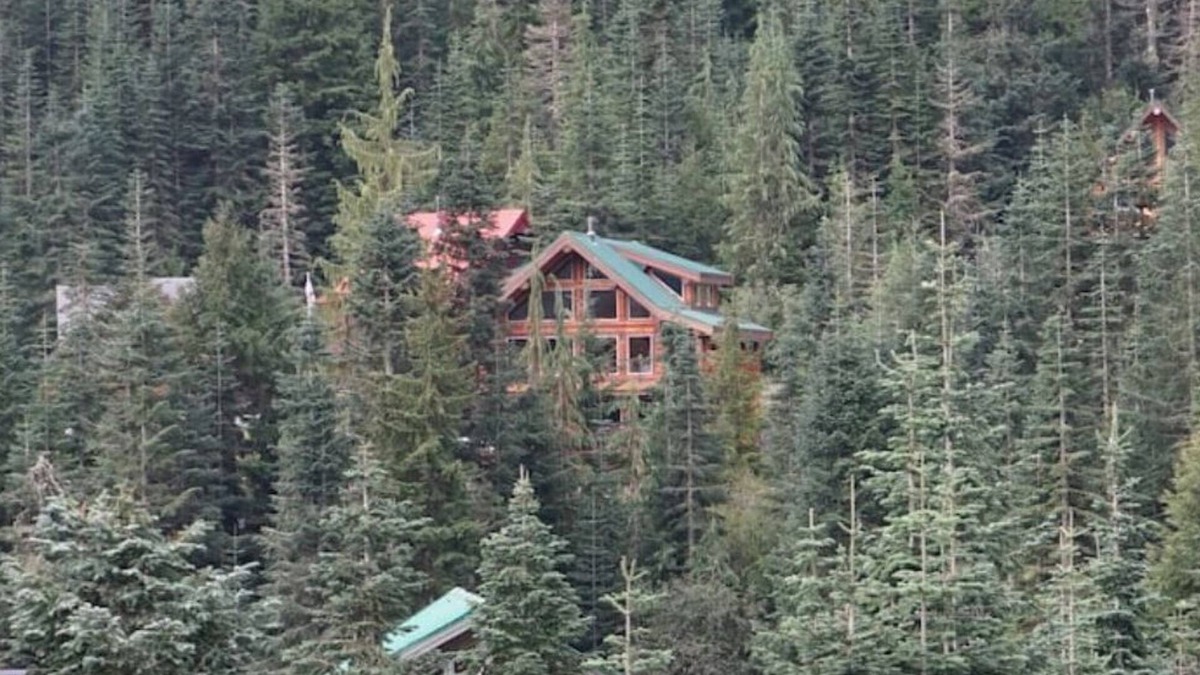 Hemlock Valley Cabin | Edelweiss Local Escape - Sasquatch Mountain Resort