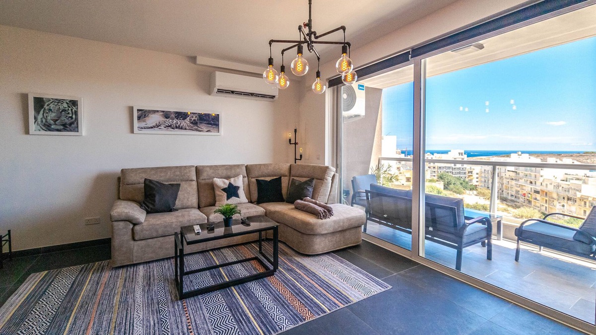 Qawra Apartment | Eden Boutique Smart Home with Garage