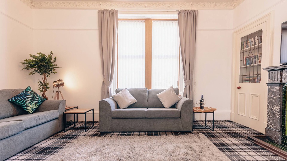 Murthill House | Eden Cottage- Quiet City Base