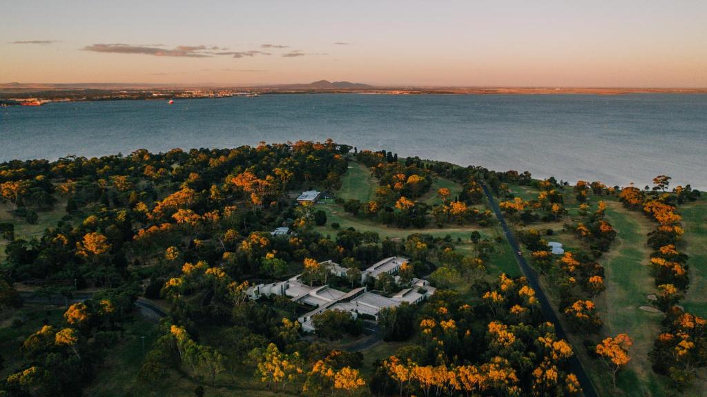 East Geelong Hotel | Eden Oak Geelong