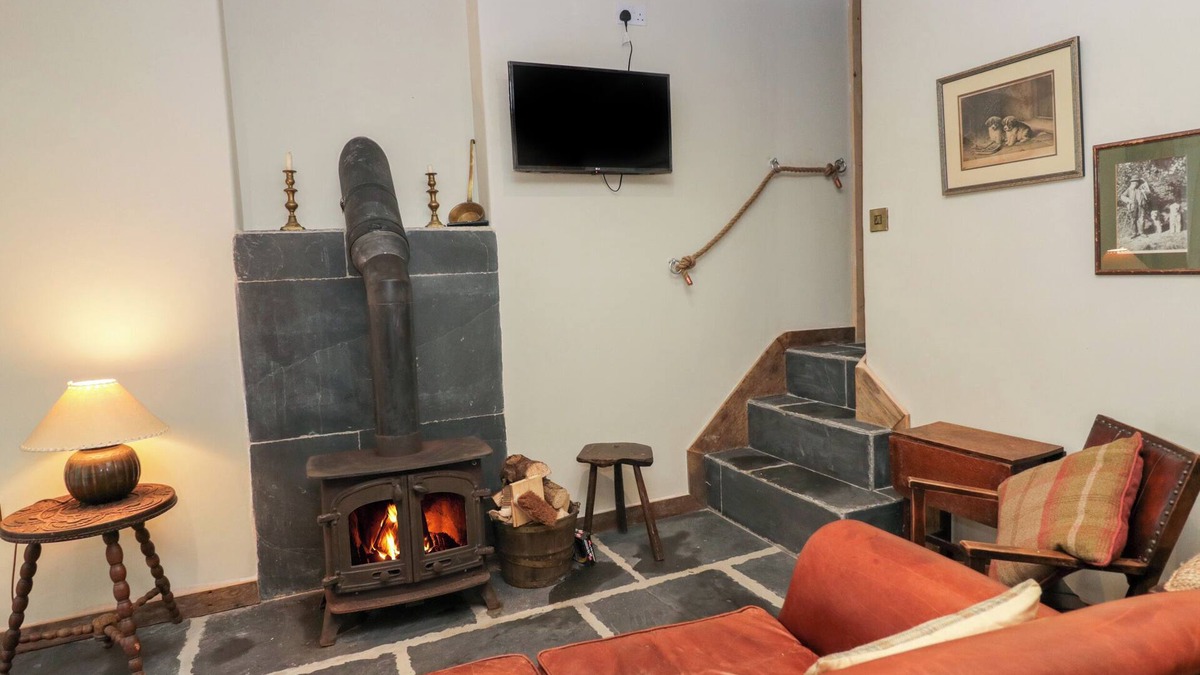 Duddon Valley Cottage | EDEN VALE CART HOUSE, pet friendly in Broughton-In-Furness