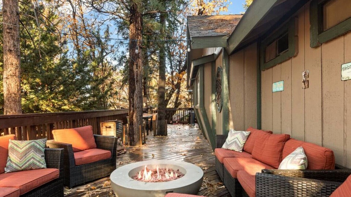 Upper Moonridge Cabin | Edgars Hideaway+ Hot Tub + Close to Ski Resort