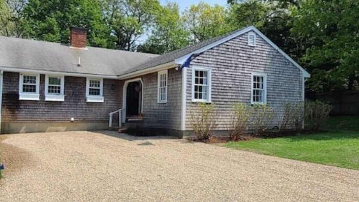 Edgartown Cottage | Edgartown Cottage By The Pond