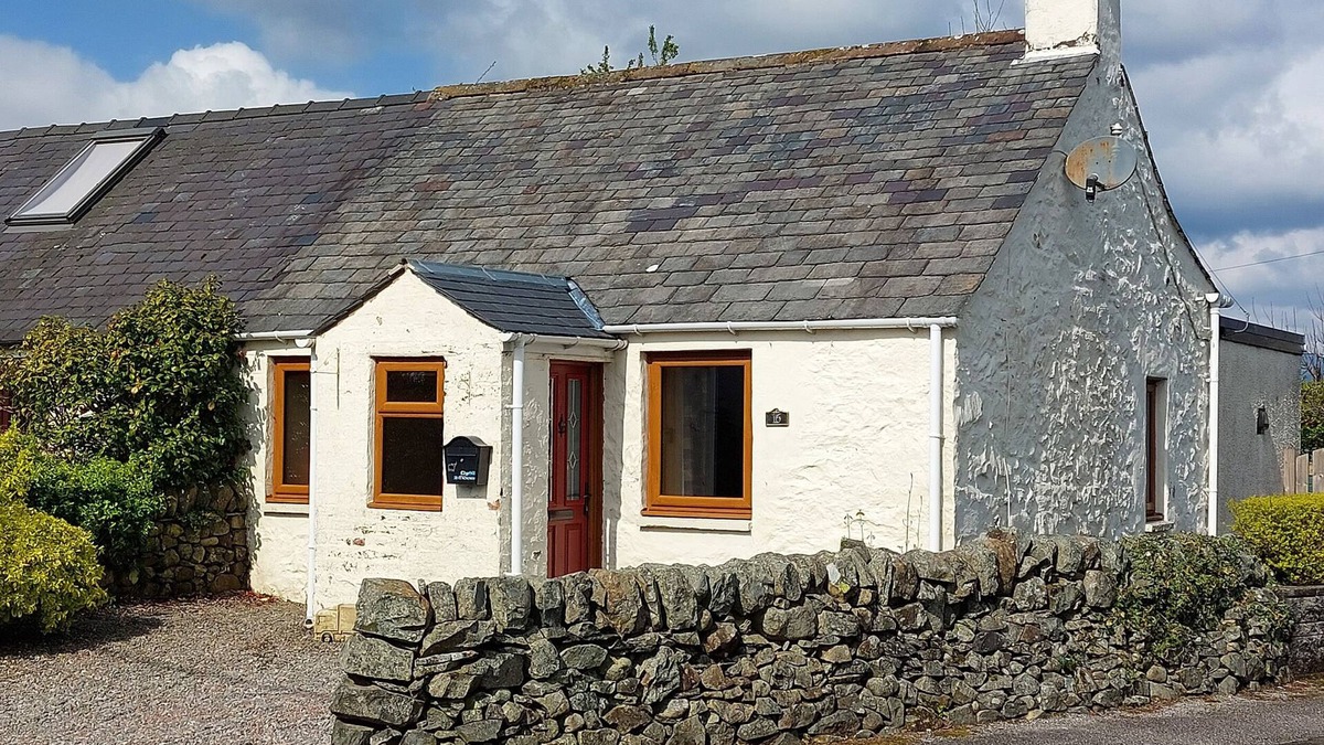 Saint John's Town of Dalry Cottage | EDGE HILL, pet friendly, with open fire in St. John's Town Of Dalry