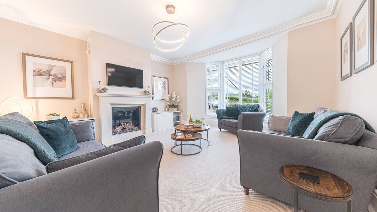 Bowness-on-Windermere Cottage | Edge Mere Apartment - sleeps 4 guests in 2 bedrooms