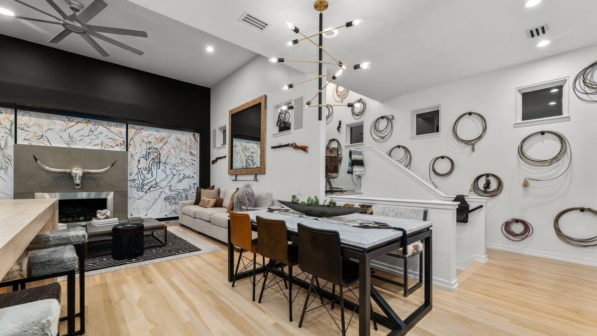 Oak Lawn House | Edgewater Elegance- Gorgeous 2 Bed on Katy Trail!