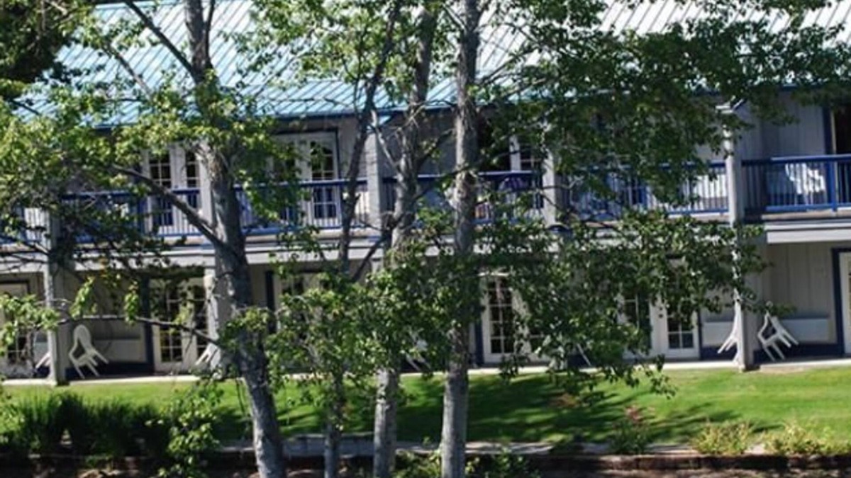 Shady Cove Hotel | Edgewater Inn Shady Cove