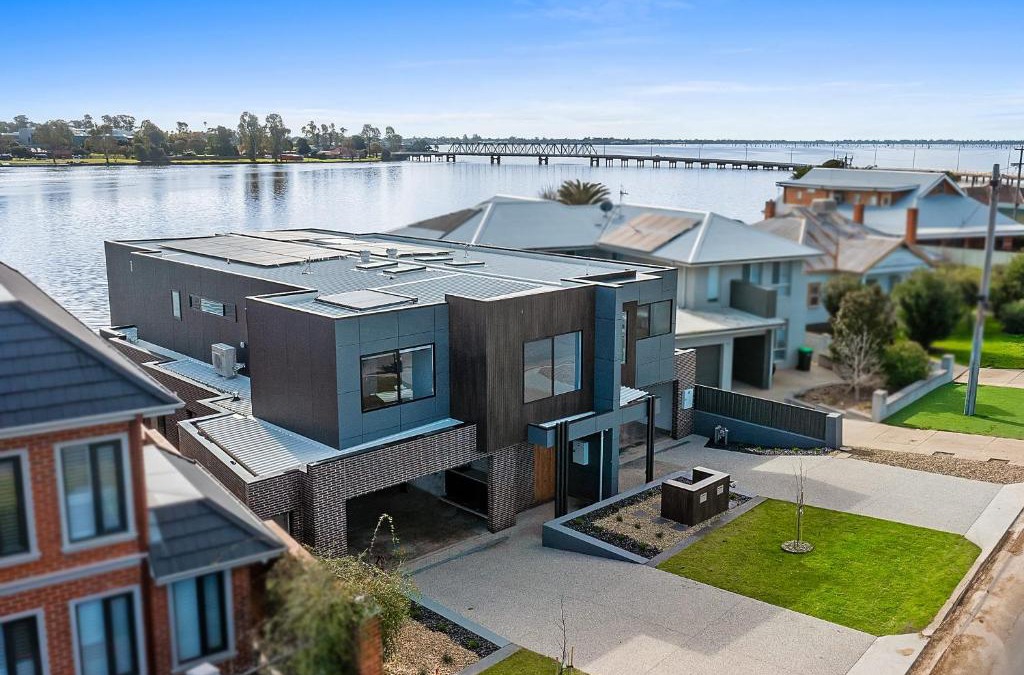 Yarrawonga House | Edgewater on Irvine