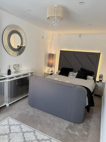 Longcroft House | Edinburgh city break room