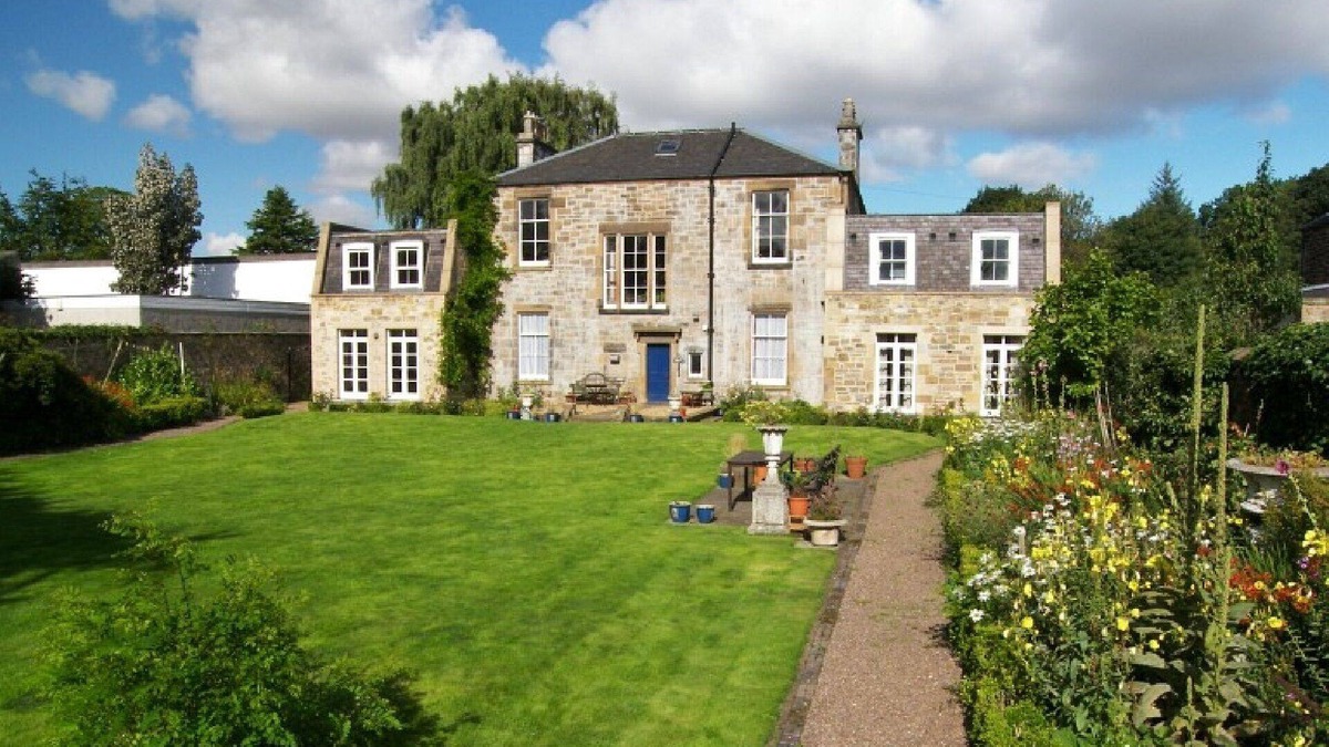 Eskbank House | Edinburgh, Dalkeith , Eskbank , vacation rental. S T LET LICENCE APL' MLOOO90P