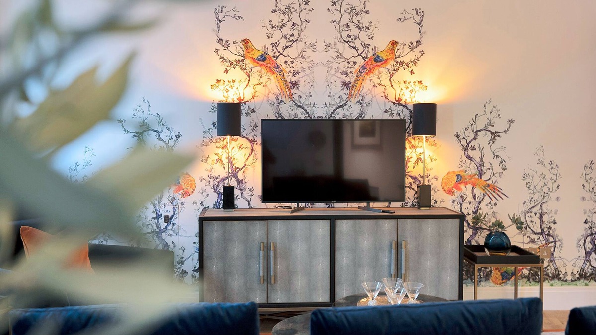 Ellemford Apartment | Edinburgh Luxury Apartment- The Matisse Suite