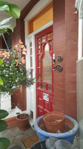Southgate Green Apartment | Edwardian Apartment Garden Flat