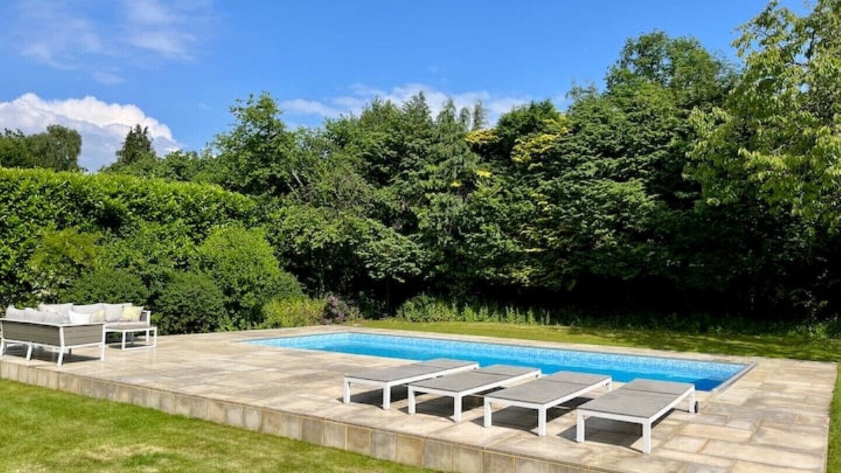 Farnham Villa | Edwardian villa with heated pool