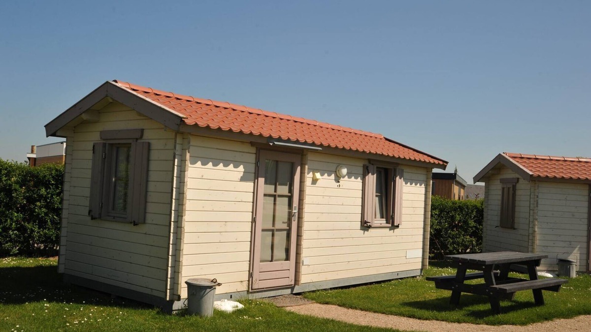 Nieuwvliet House | Eenvoud met Comfort, Eigen Toilet, Op Glamping Veld