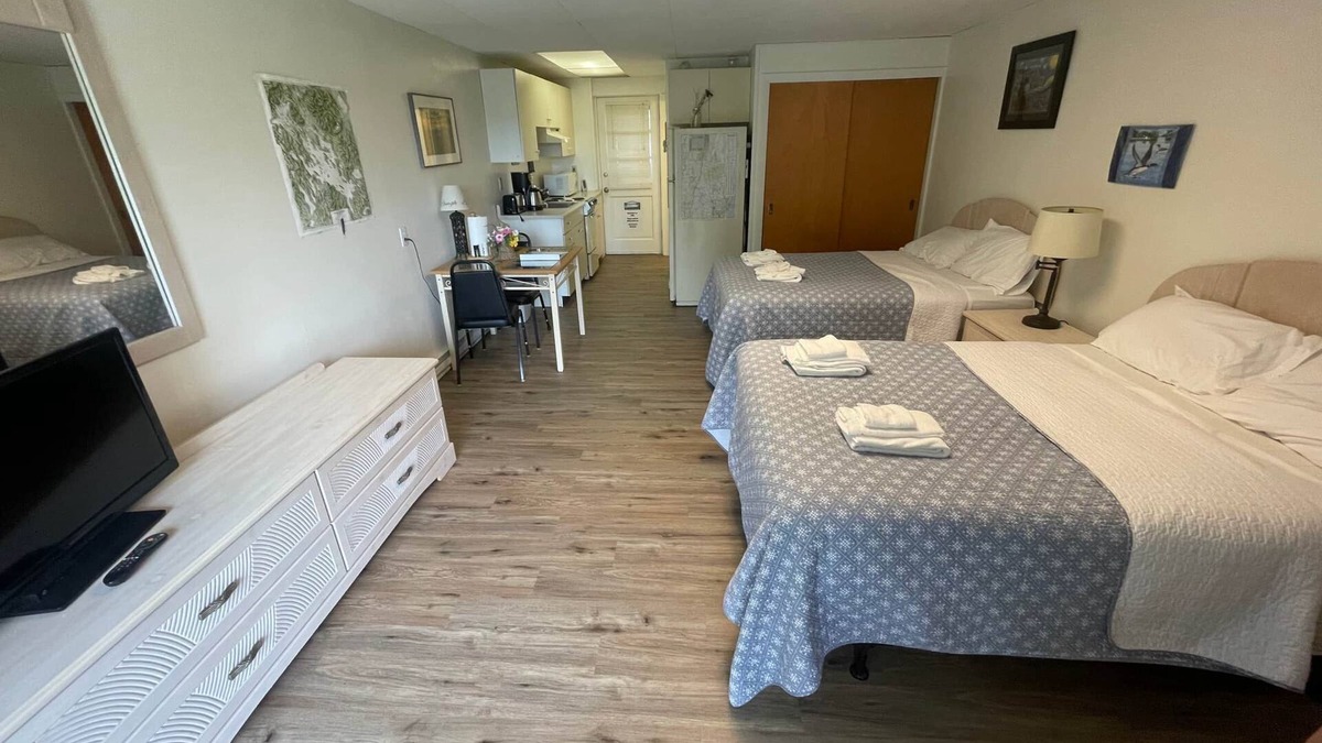 Wolfeboro Apartment | Efficiency 4-Piping Rock Resort