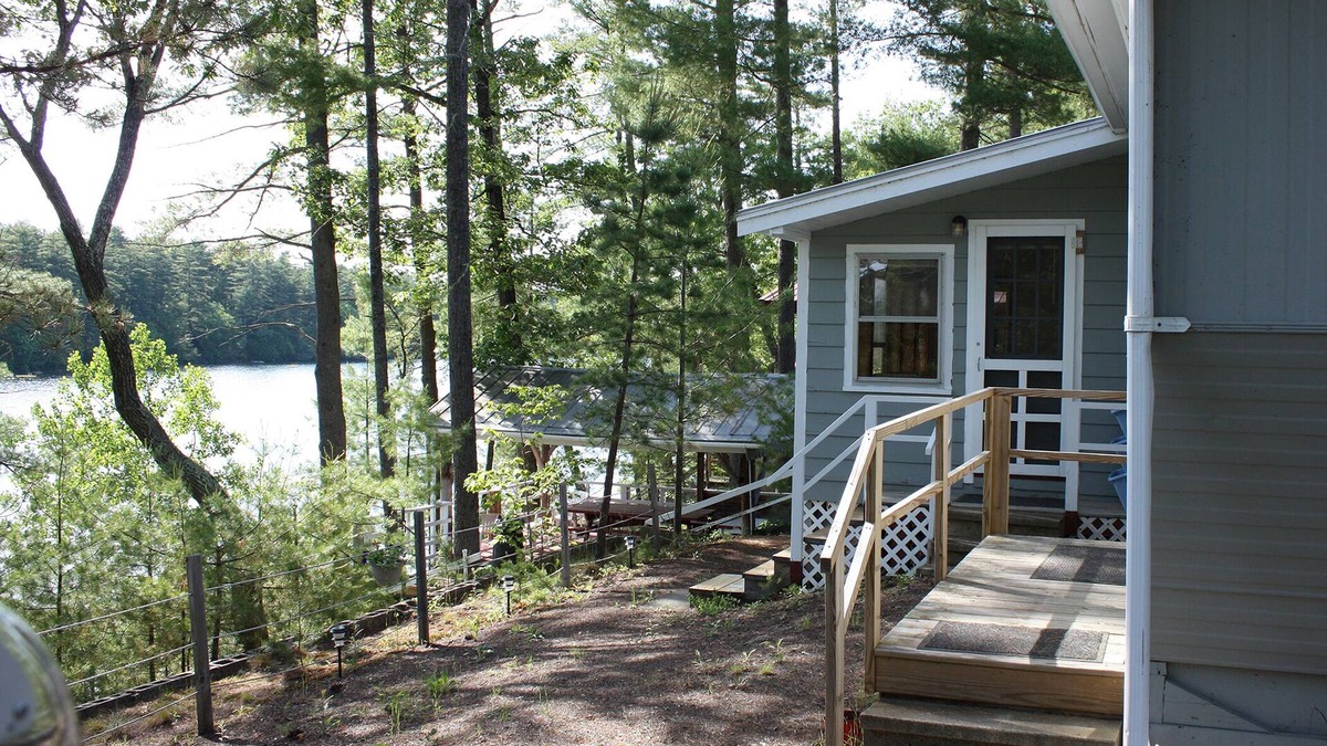 Oxford House | Efficient 1963 Vintage mobil home Camp