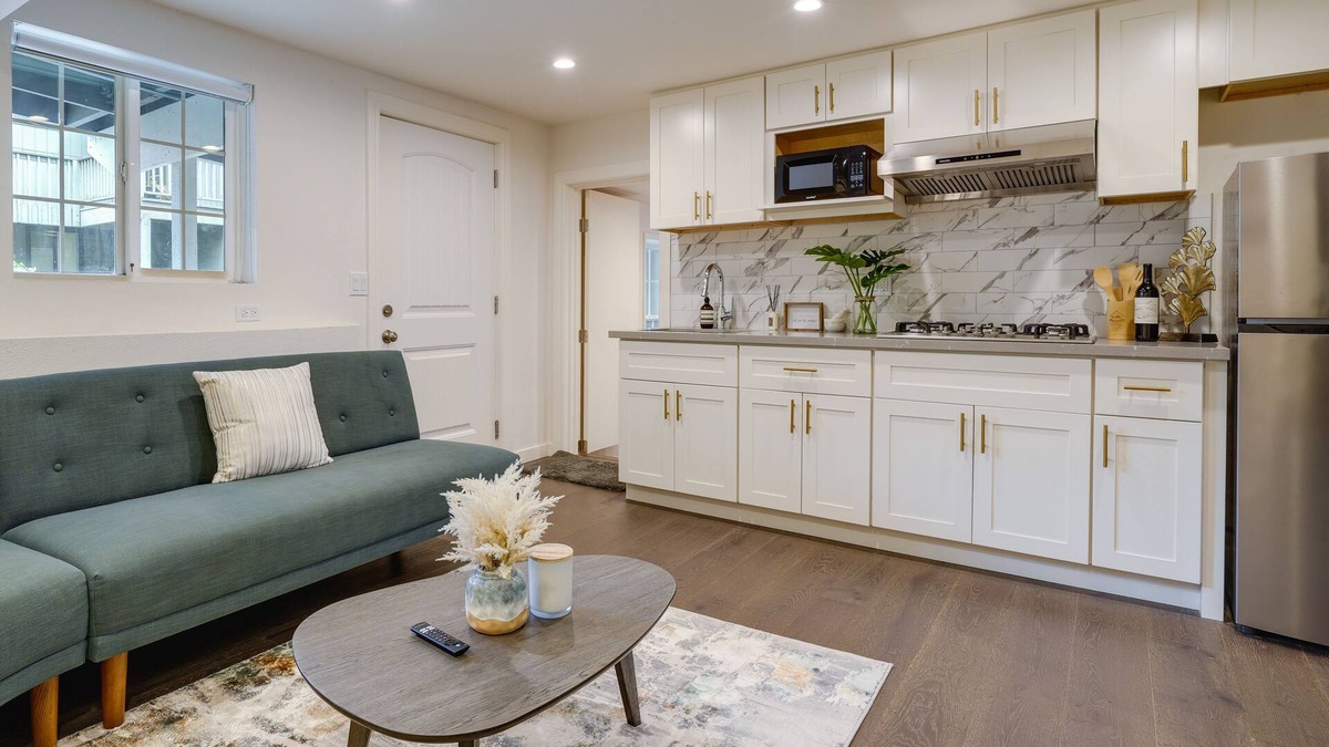Edgemar - Pacific Manor Apartment | Efficiently Equipped Pacifica Apt - 1 Mi to Beach!