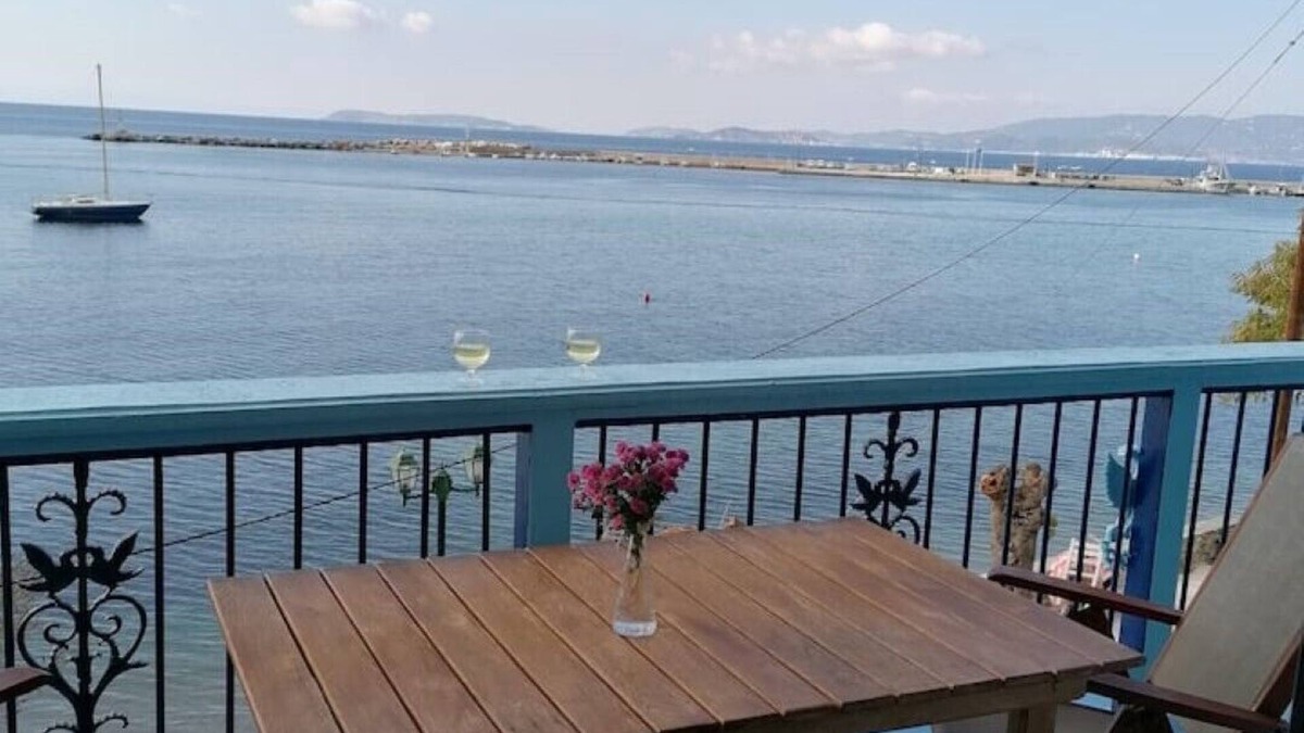Loutraki Apartment | "Eftopia Sea front apt.(67 sq.m.), 3min. from the beach!
