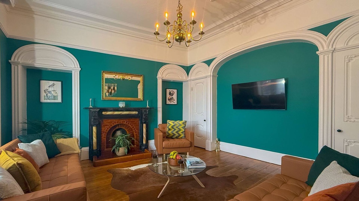 Penrith House | Egerton House Penrith - a cottage that sleeps 8 guests in 4 bedrooms