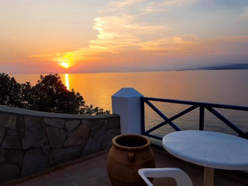 Souvala Villa | Egina Villa Panoramic Unlimited Sunset-Sea view