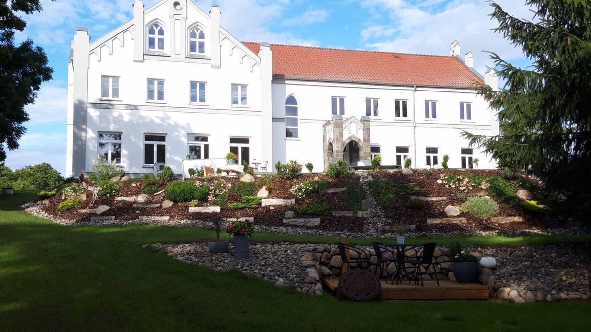 Parow Apartment | Eich Sahl at Levetzow Manor - 5-star - ABC435