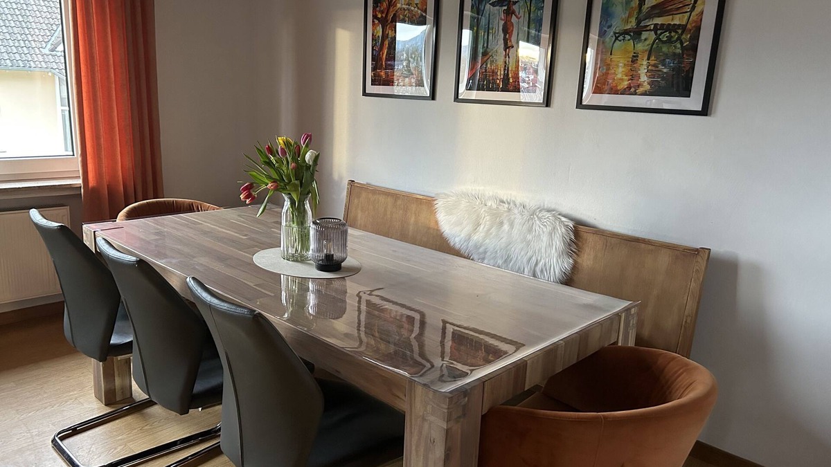 Oberstadtfeld Apartment | Eifel Ferienwohnung Thiel mit Balkon, Haustiere Erlaubt