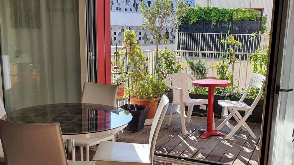 Batignolles Apartment | EIFFEL SIGHTSEEING FOR 2