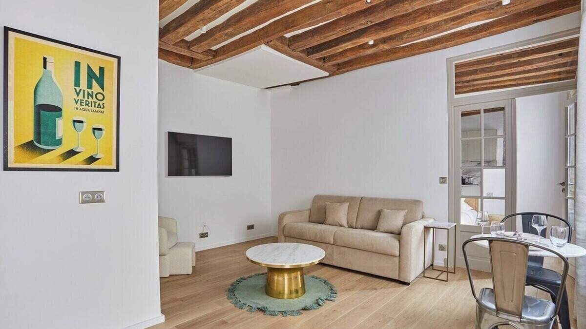 7th Arrondissement Apartment | Eiffel Tower Apartment/Invalide