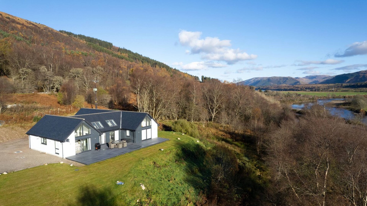 Spean Bridge House | EILDAN, pet friendly, luxury holiday cottage in Fort William
