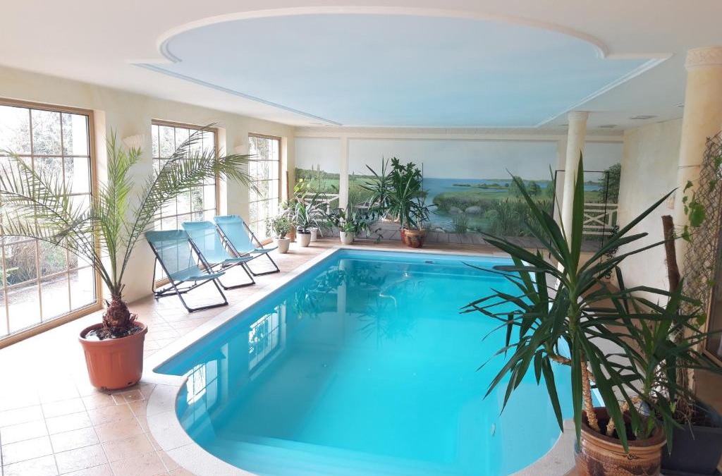 Schonfeld Apartment | Ein Bett im Kornfeld - Haus Fernweh - Innenpool